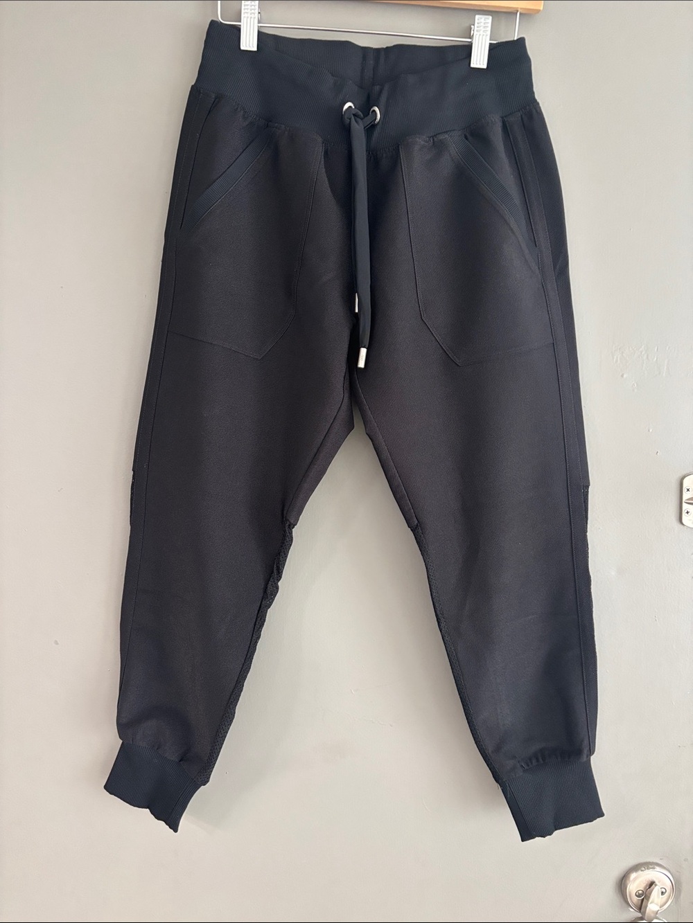 Lorna Jane Street style sleek jogger